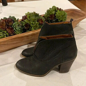 Lucky Brand Dark Textured Ankle Booties